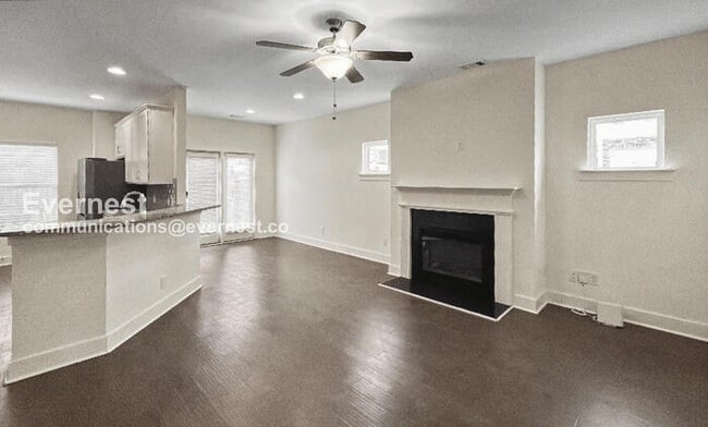 Building Photo - 1924 Dillon Dr