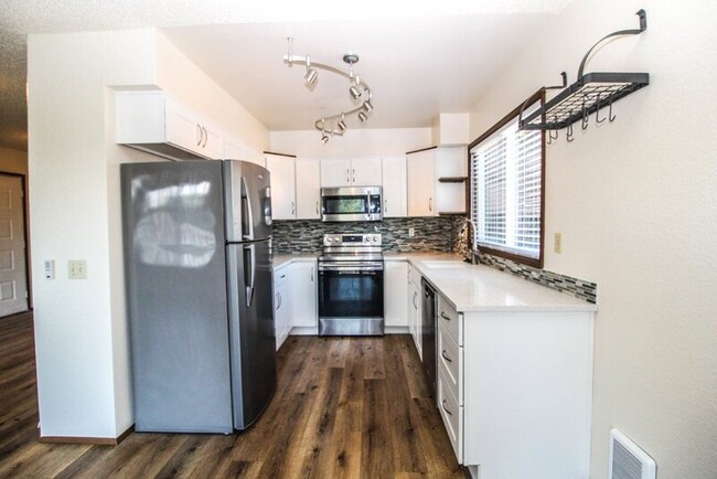 Building Photo - 12717 NE 170th Ln