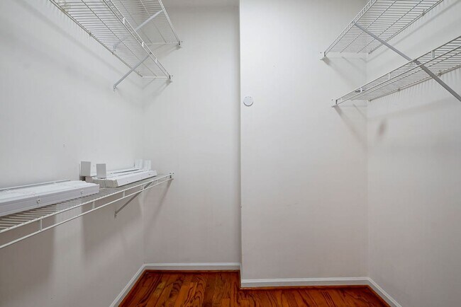 Building Photo - Vestavia Hills - cute and ready to move in NOW!