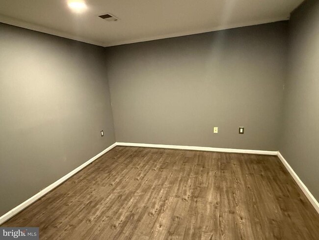Building Photo - 5555 Neddleton Ave