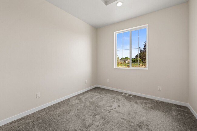 Building Photo - Newer home in Caldwell!