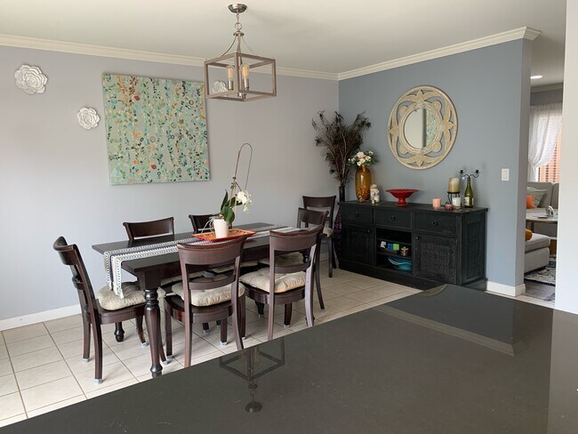 Building Photo - 1563 Stonewood Ct