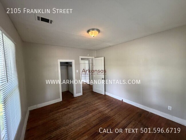 Building Photo - 2105 Franklin St