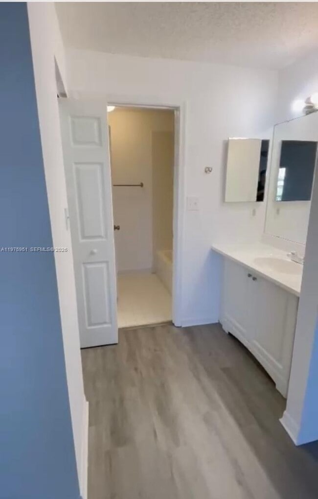 Building Photo - 14208 Glenmoor Dr