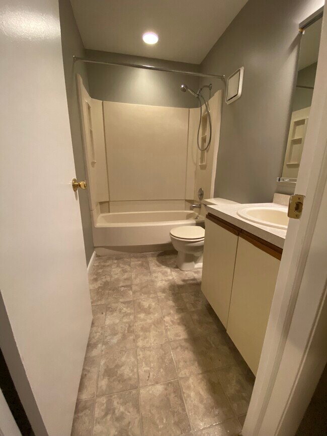 Building Photo - 803A Cypress Point Cir