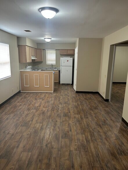 Building Photo - 214 Hudson Dr