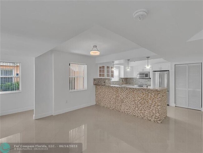 Building Photo - 3287 NW 44th St
