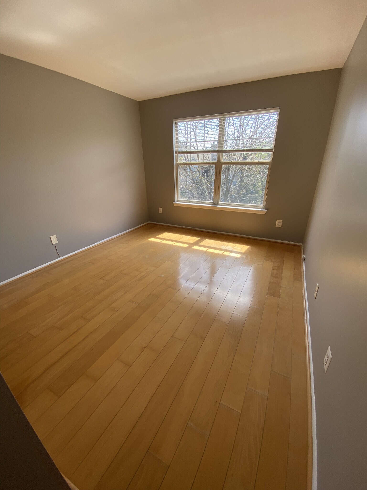 Building Photo - 1702 Ascot Way