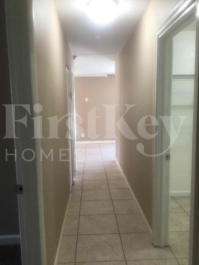 Building Photo - 1443 7th St