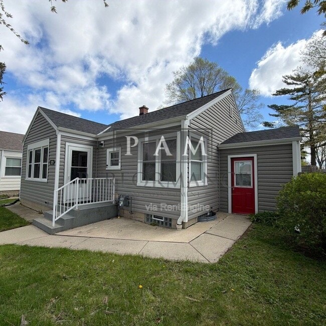 Building Photo - 3270 S 24th St