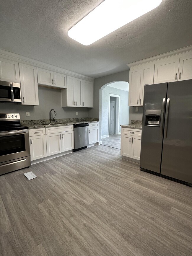 Building Photo - 3301 Vimy Ridge Ave