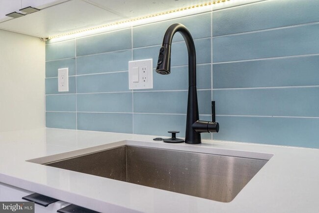 Building Photo - 2717 N Howard St