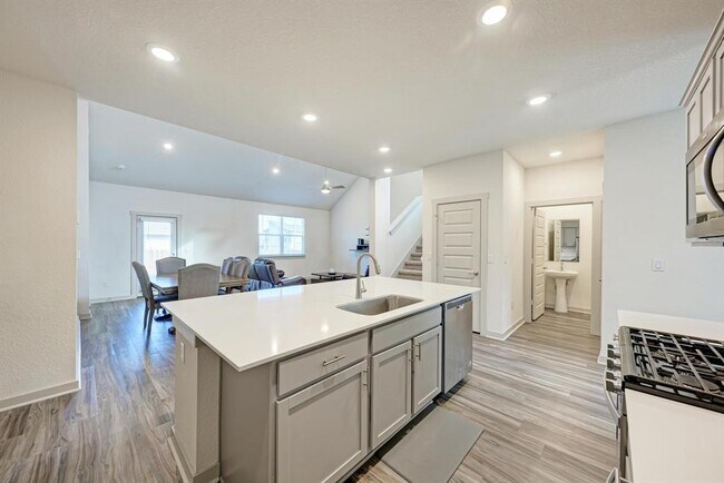 Building Photo - 7420 Peggie Nell Dr