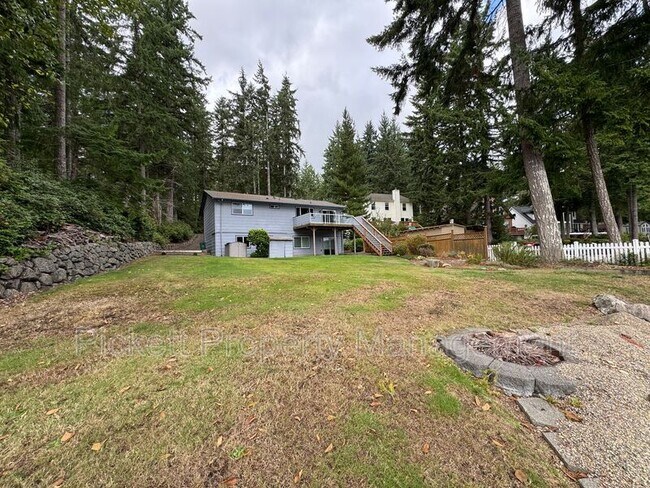 Building Photo - 414 Kingsway NW