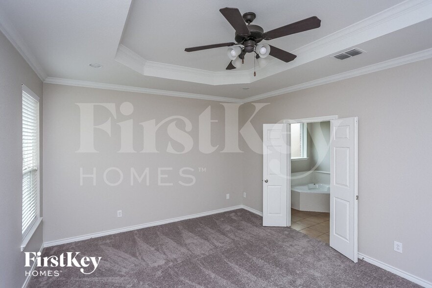 Building Photo - 905 Sheryn Dr