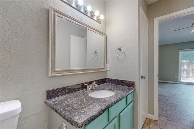 Building Photo - 800 Lee St