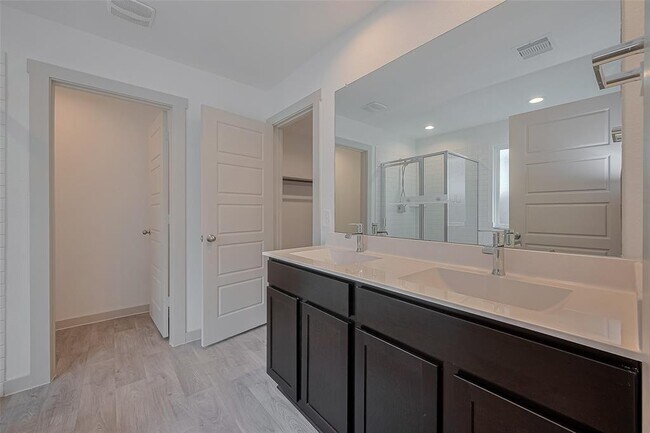 Building Photo - 12715 Basinghall Ln