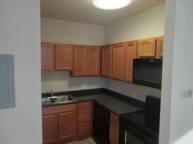 Building Photo - 229 W Steins St