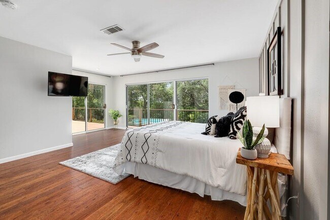 Building Photo - 10408 Double Spur Loop