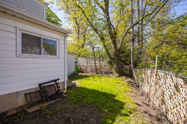 Building Photo - 25141 Treadwell Ave