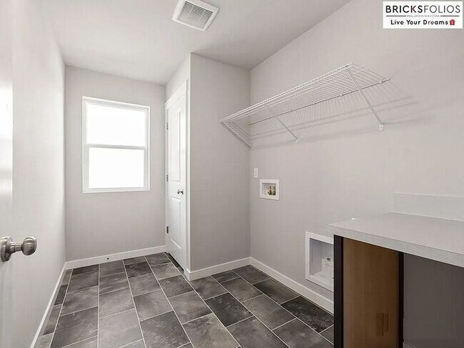 Building Photo - Dream Port Orchard Home in a Desirable Neighborhood!