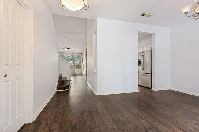 Building Photo - 3027 Fall Mist Dr