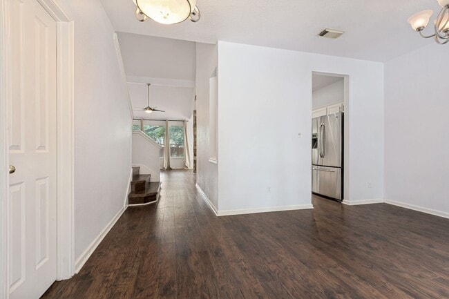 Building Photo - Charming 3 Bedroom 2.5 Baths located in Fall Creek!