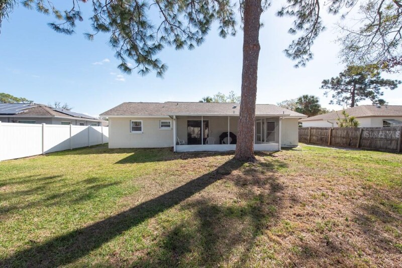 Building Photo - 6818 Robinswood Ln