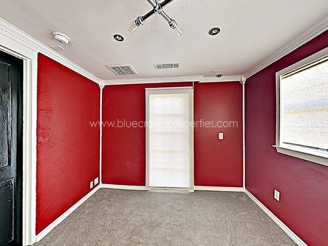 Building Photo - 2137 Barberry Dr