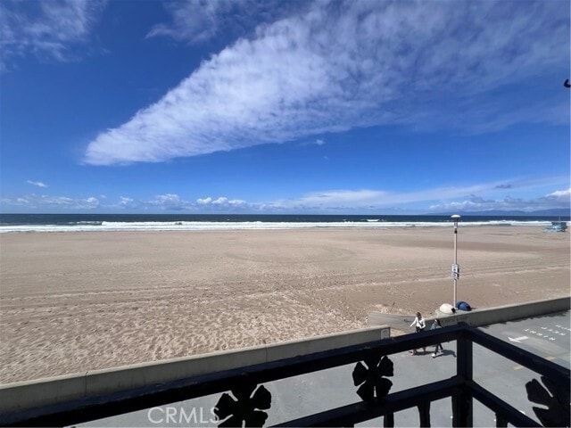 Building Photo - 2444 The Strand