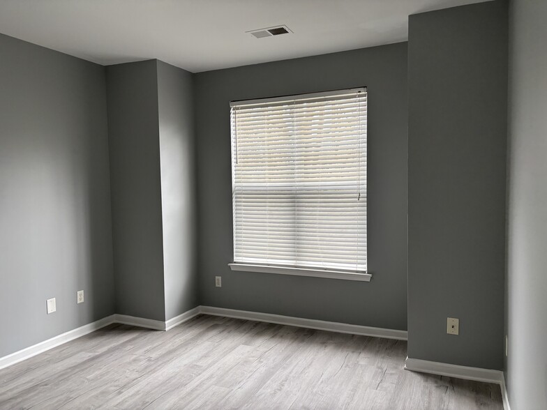 Building Photo - 1634 Walnut View Dr