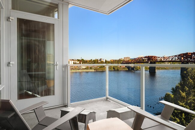 Building Photo - 1260 NW Naito Pky