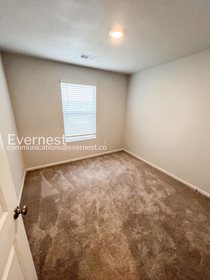 Building Photo - 4033 Highland Ave