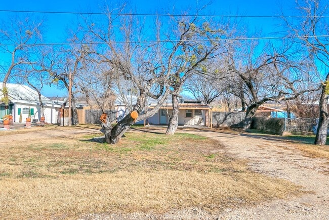 Building Photo - 2322 Fisherman's Rd