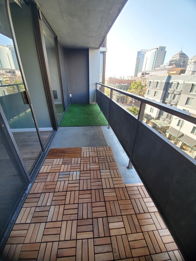 Balcony - 801 Franklin St