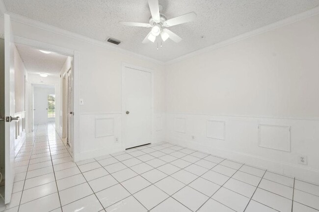 Building Photo - 3855 Sabal Lakes Rd