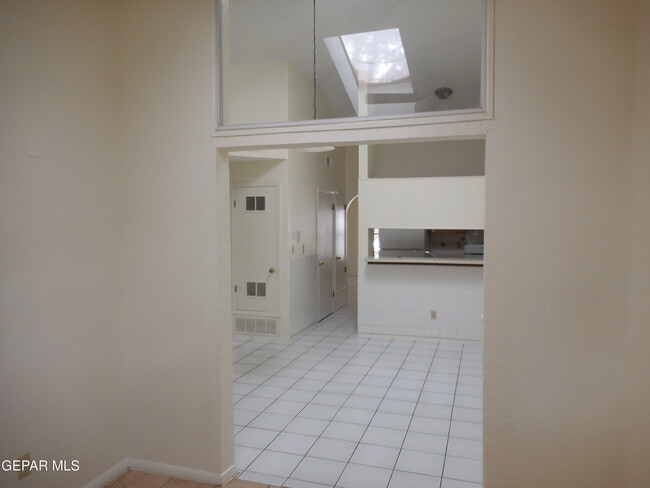 Building Photo - 11392 Lake Erie Dr