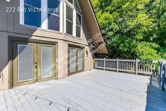 Building Photo - 272 Rio Vista Dr