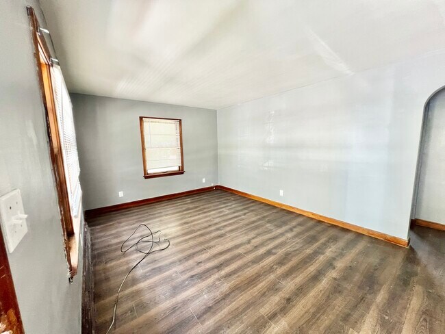 Building Photo - 2400 Burwell Ave