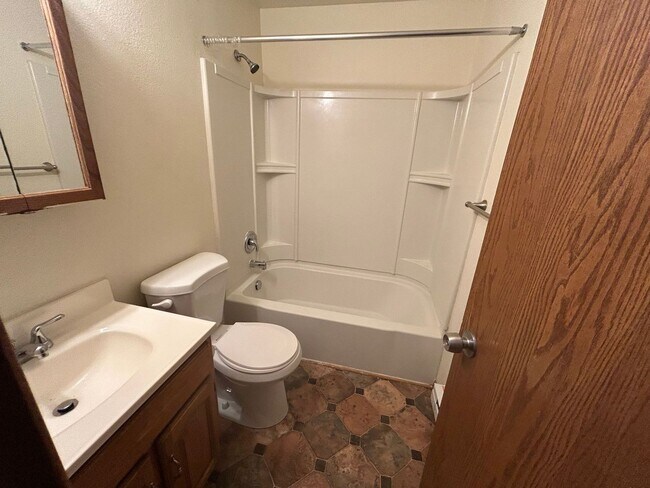 Building Photo - Great Duplex in Loveland