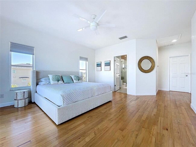 Building Photo - 8485 Blind Pass Dr