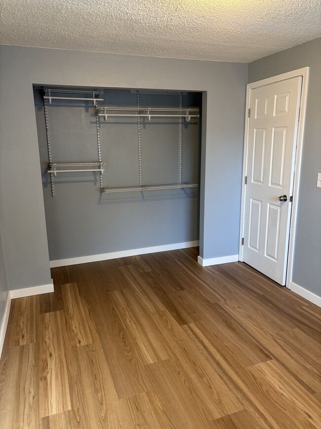 Building Photo - 6618 N Albina Ave