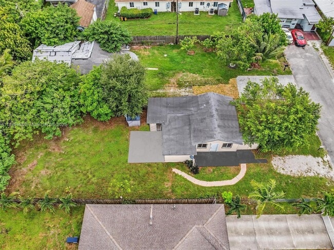Building Photo - 520 NW 60th Way