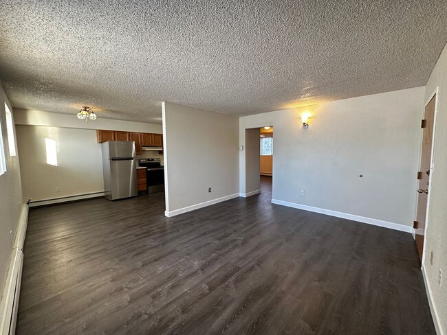 Building Photo - Updated 2bed/1bath Condo at Castle Place