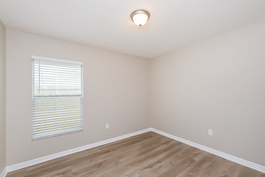 Building Photo - 204 Archcliffe Point Pl