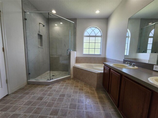 Building Photo - 14315 Huntcliff Park Way
