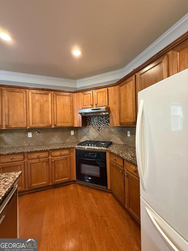 Building Photo - 2501 Royston Dr