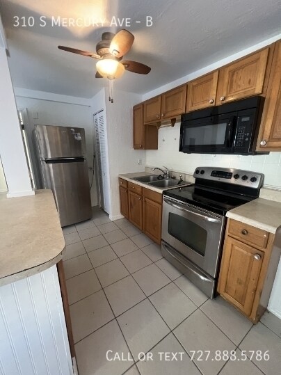 Building Photo - 310 S Mercury Ave