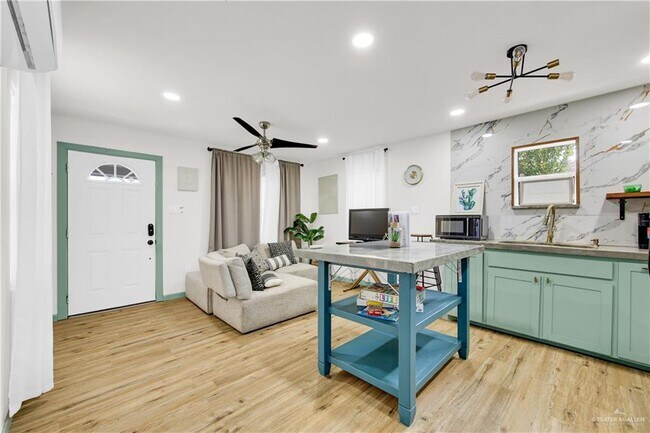 Building Photo - 19 Bell E Ave