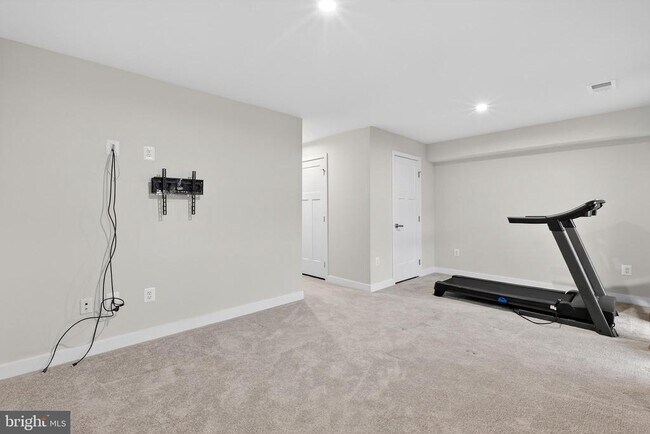 Building Photo - 150 Fletcher Cir